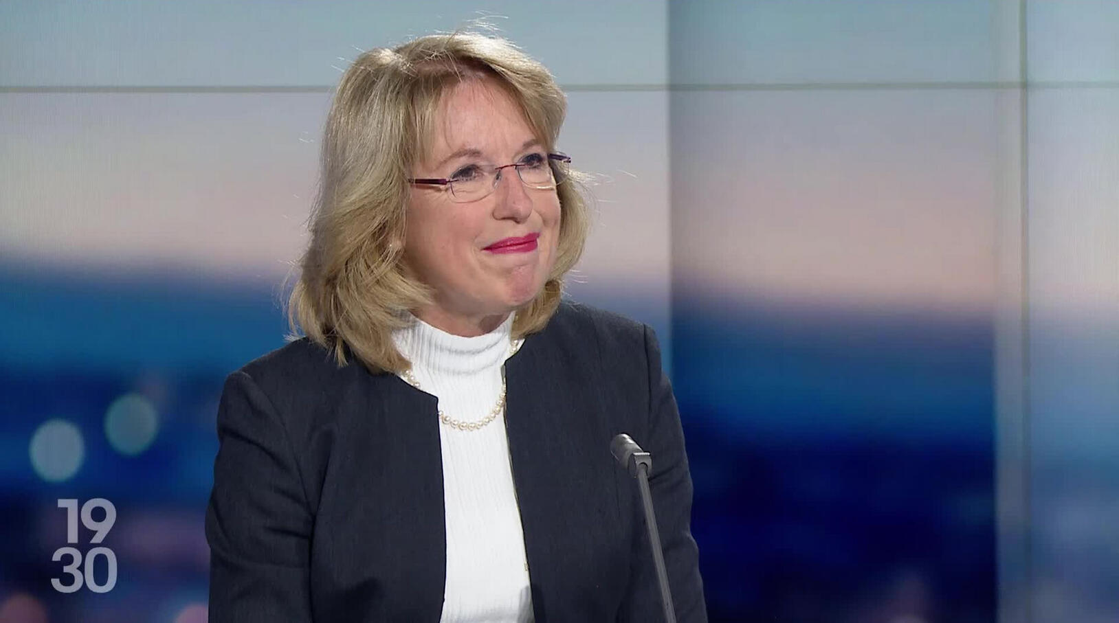 Jacqueline De Quattro Campagne en ligne pour le Conseil national, avec plusieurs apparitions dans les journaux et à RTS.